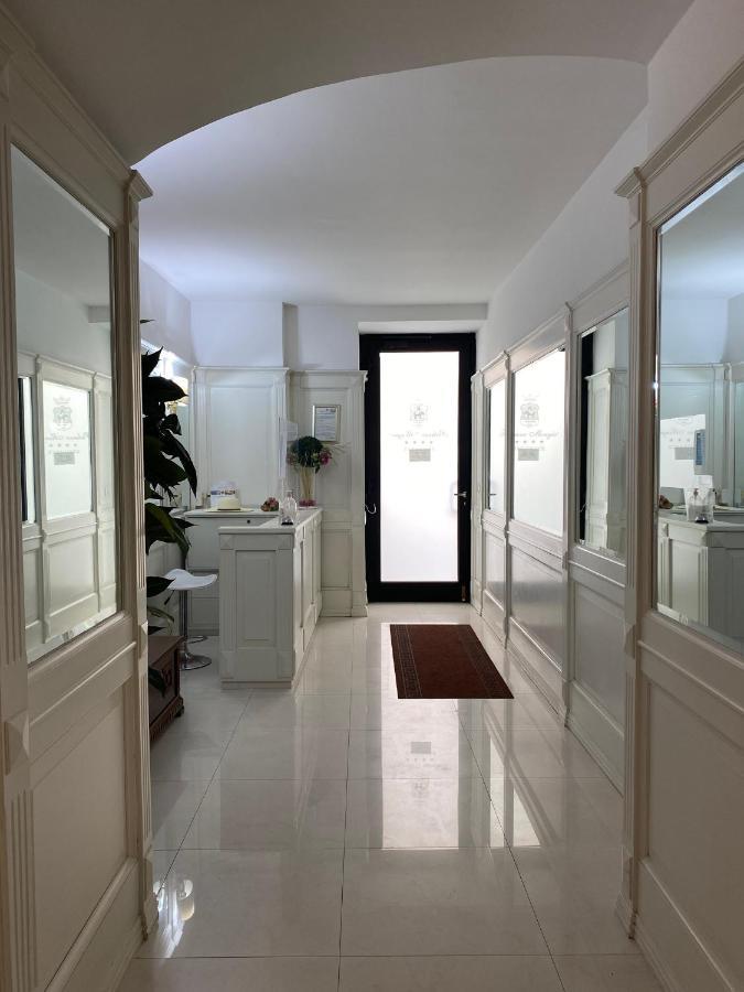גאליפולי Palazzo Mongio Suites And Apartments מראה חיצוני תמונה